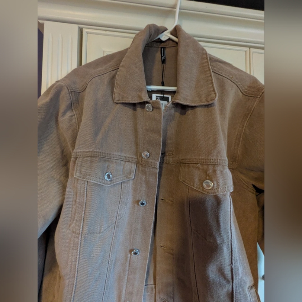 Womans Pretty Little Thing Tan Denim Jacket, Size 0